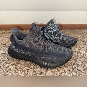adidas Yeezy Boost 350 V2
Static Black (Reflective)